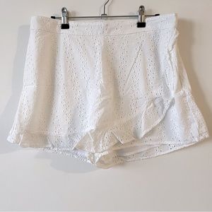 Hollister Ultra High-Rise Eyelet Wrap Skort